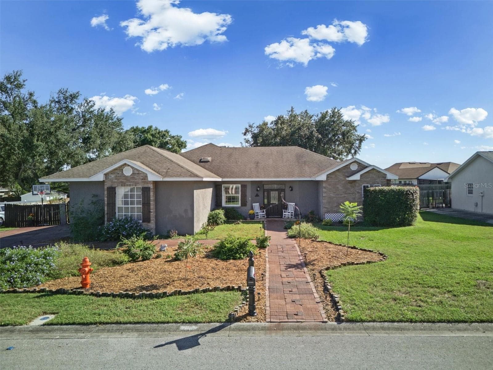 Front of Home - 2809 CHATSWORTH LN, LAKELAND