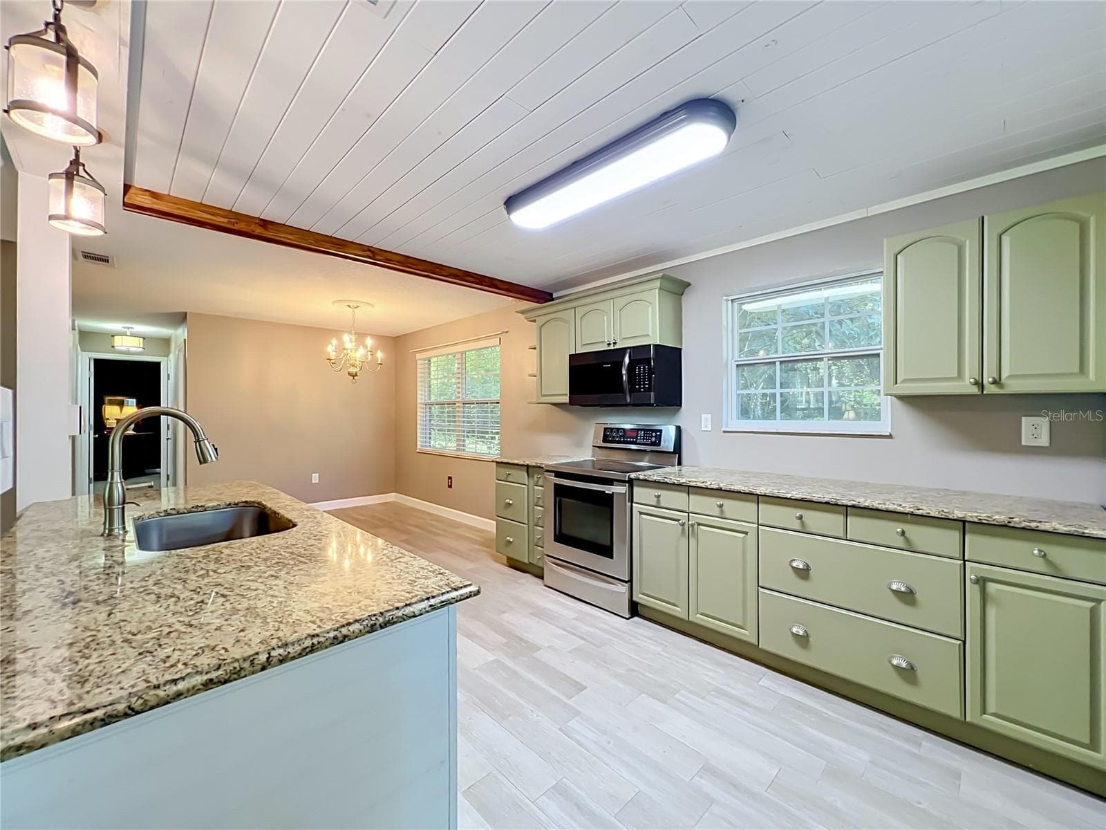 Single Family Residence at 35933 CLEAR LAKE CIR, EUSTIS, photo 22 of 58