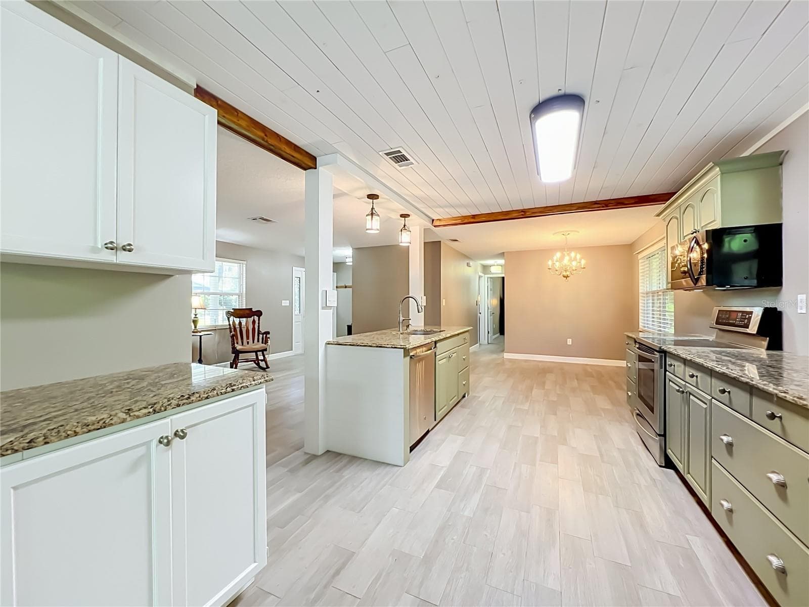 Single Family Residence at 35933 CLEAR LAKE CIR, EUSTIS, photo 24 of 58