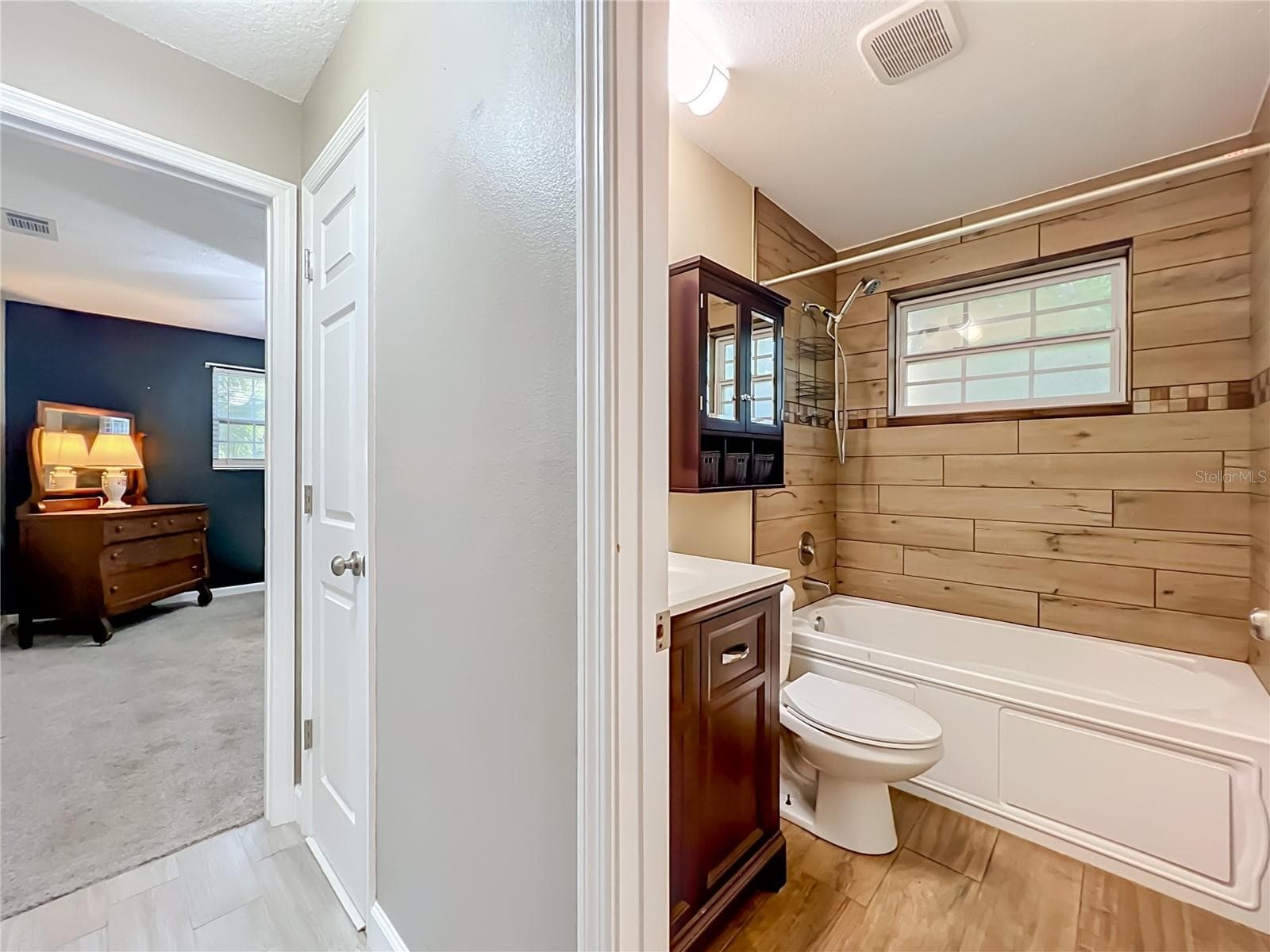 Single Family Residence at 35933 CLEAR LAKE CIR, EUSTIS, photo 31 of 58