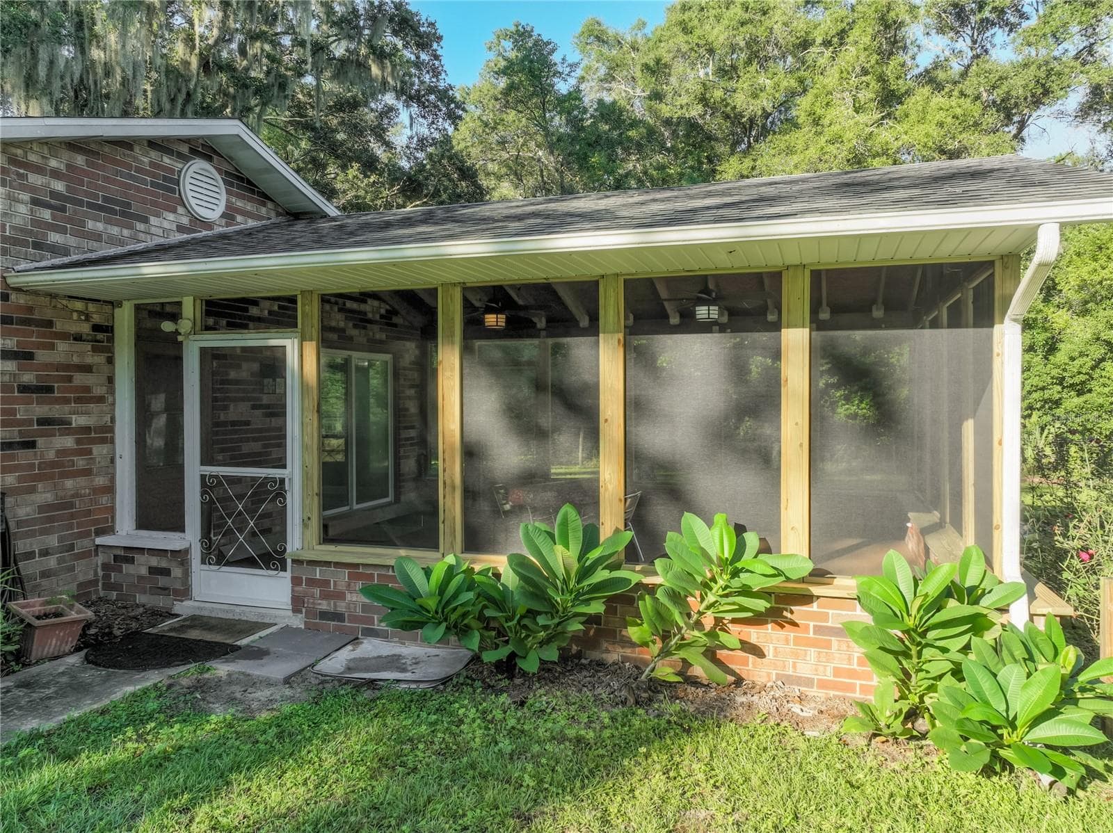 Single Family Residence at 35933 CLEAR LAKE CIR, EUSTIS, photo 47 of 58