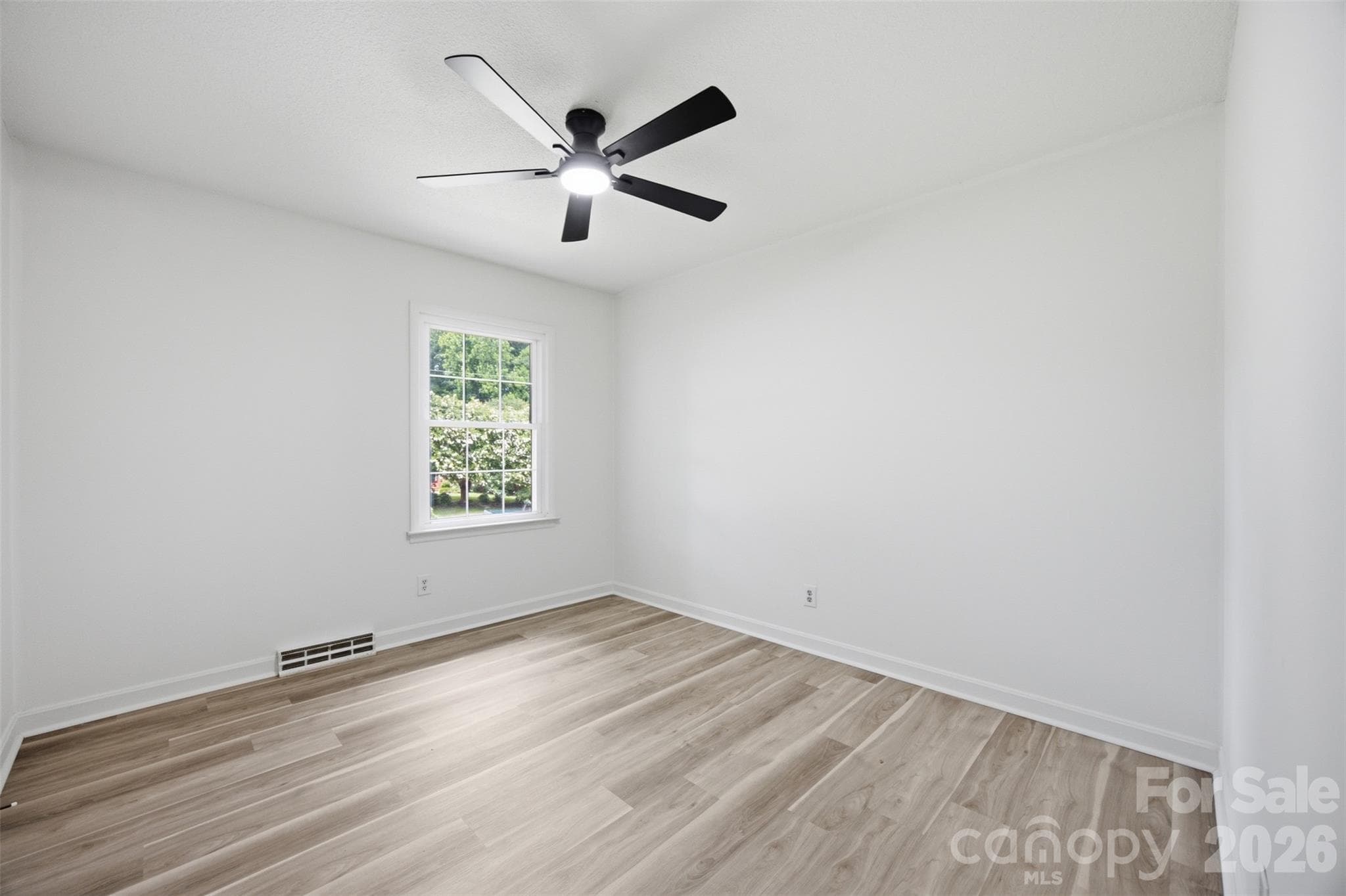 Single Family Residence at 3101 Canterberry Drive, Gastonia, photo 33 of 36