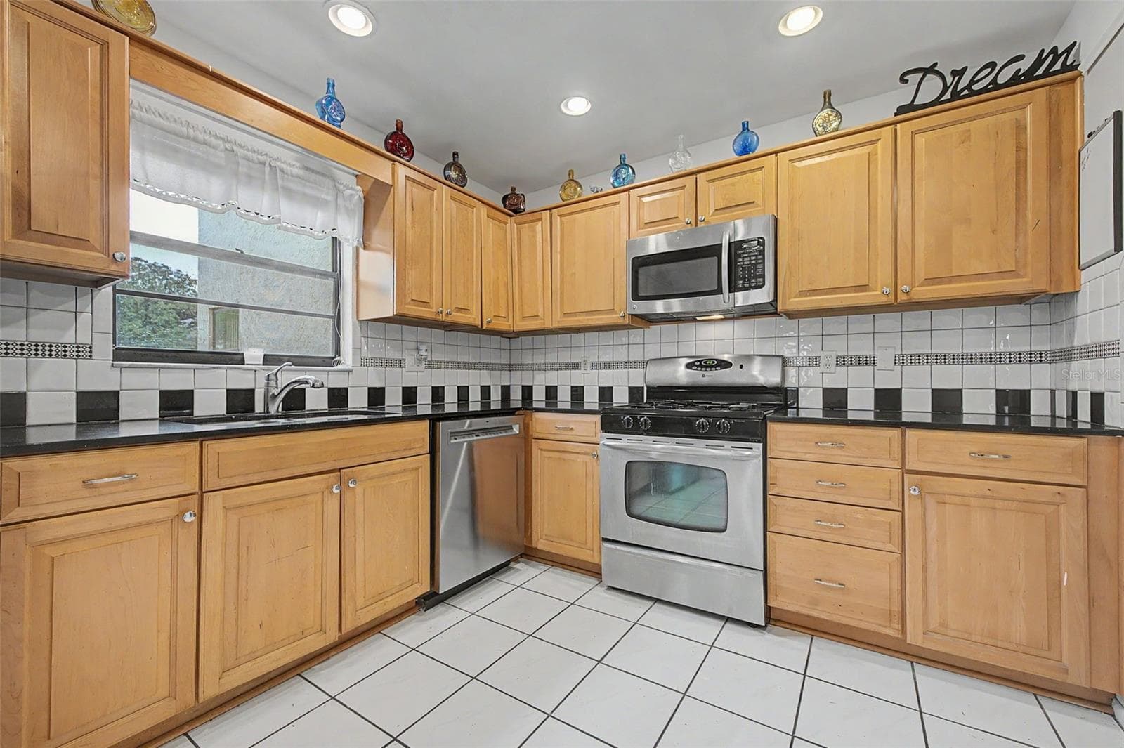 Condominium at 7951 58TH AVE N #112, ST PETERSBURG, photo 12 of 45