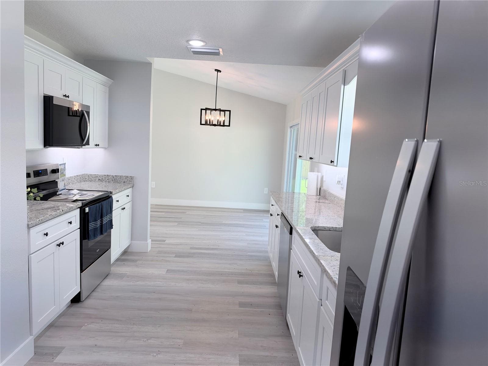 Single Family Residence at 12728 SE 102ND TER, BELLEVIEW, photo 6 of 41