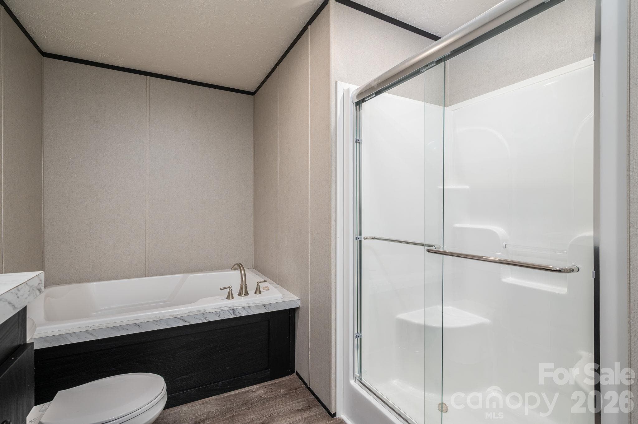 Primary bath with both tub and shower - 207 Grassy Field Court, Lawndale