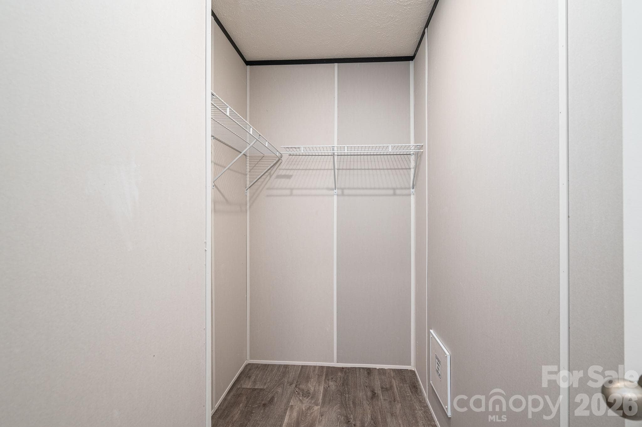Walk-in closet - 207 Grassy Field Court, Lawndale