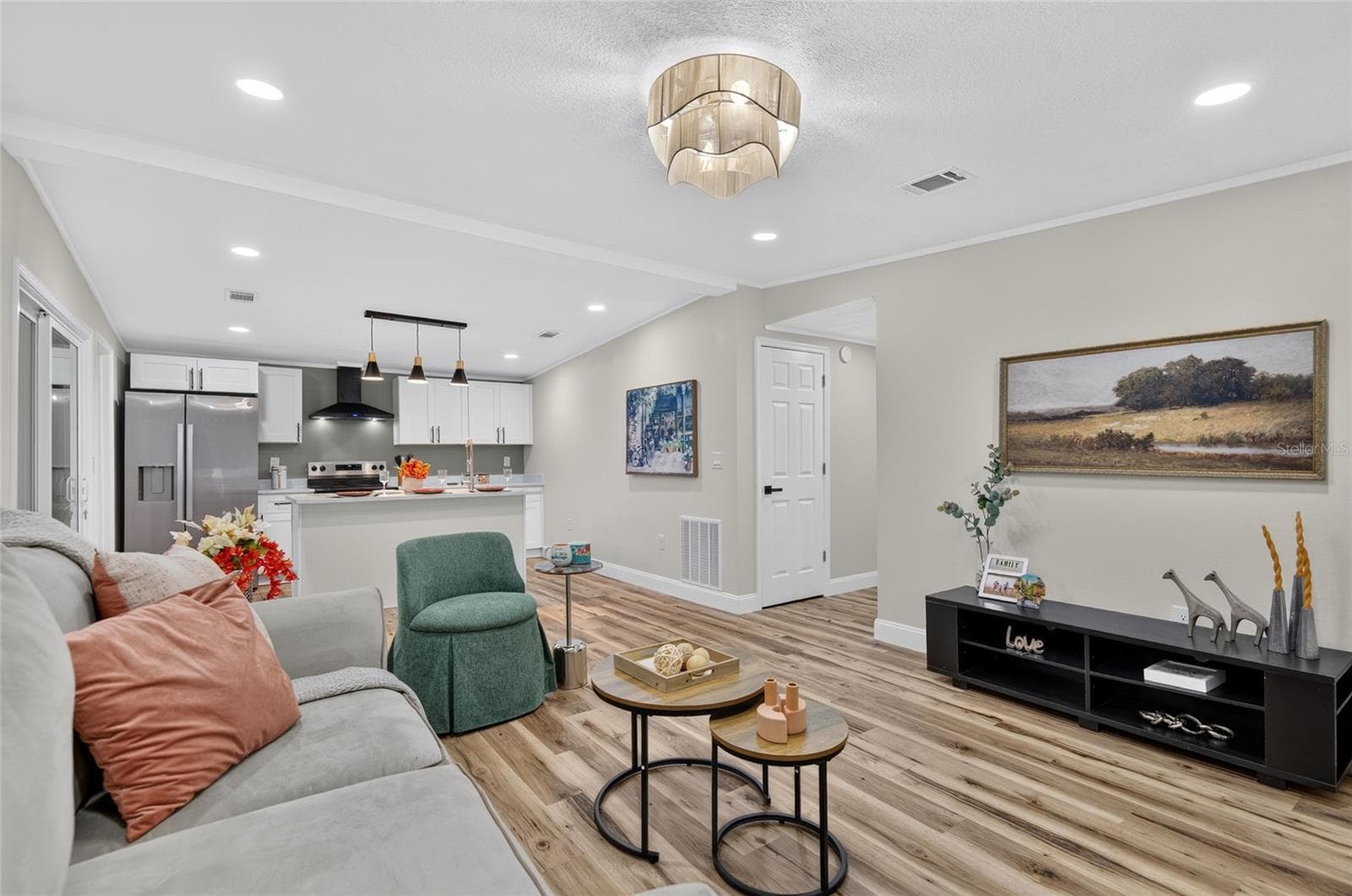Single Family Residence at 210 C ST, BROOKSVILLE, photo 6 of 40
