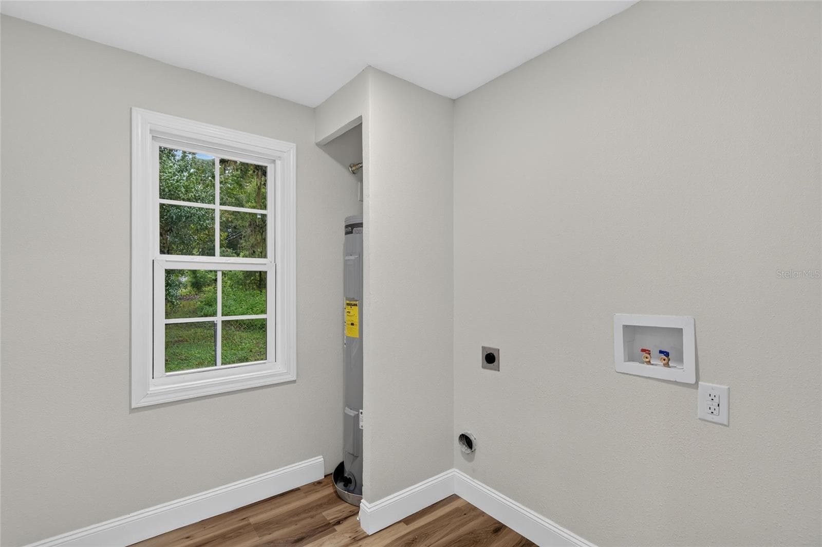 Single Family Residence at 210 C ST, BROOKSVILLE, photo 21 of 40