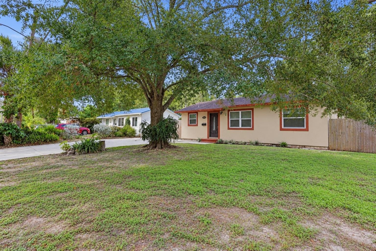 Single Family Residence at 5124 19TH ST N, ST PETERSBURG, photo 3 of 25