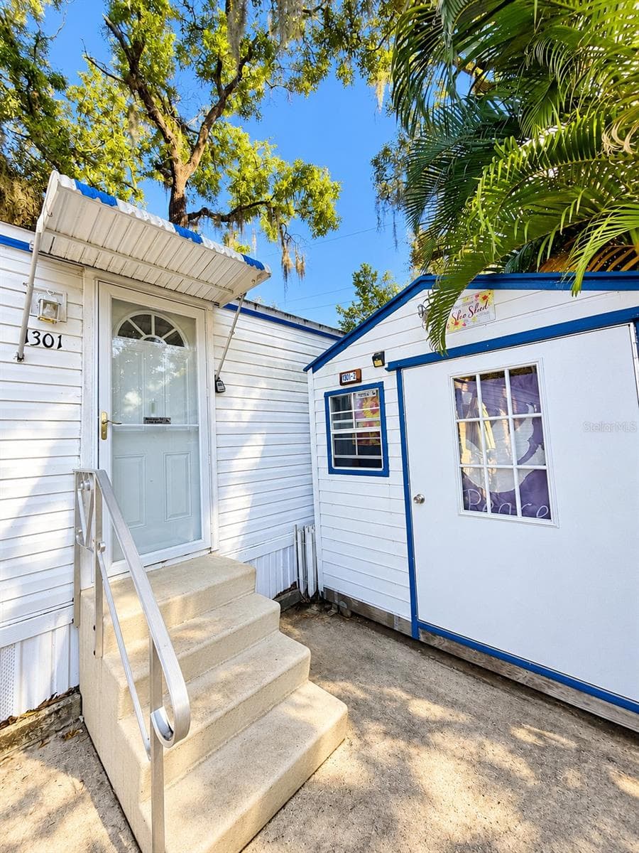 Manufactured Home at 1301 LIVE OAK PKWY, TARPON SPRINGS, photo 5 of 20