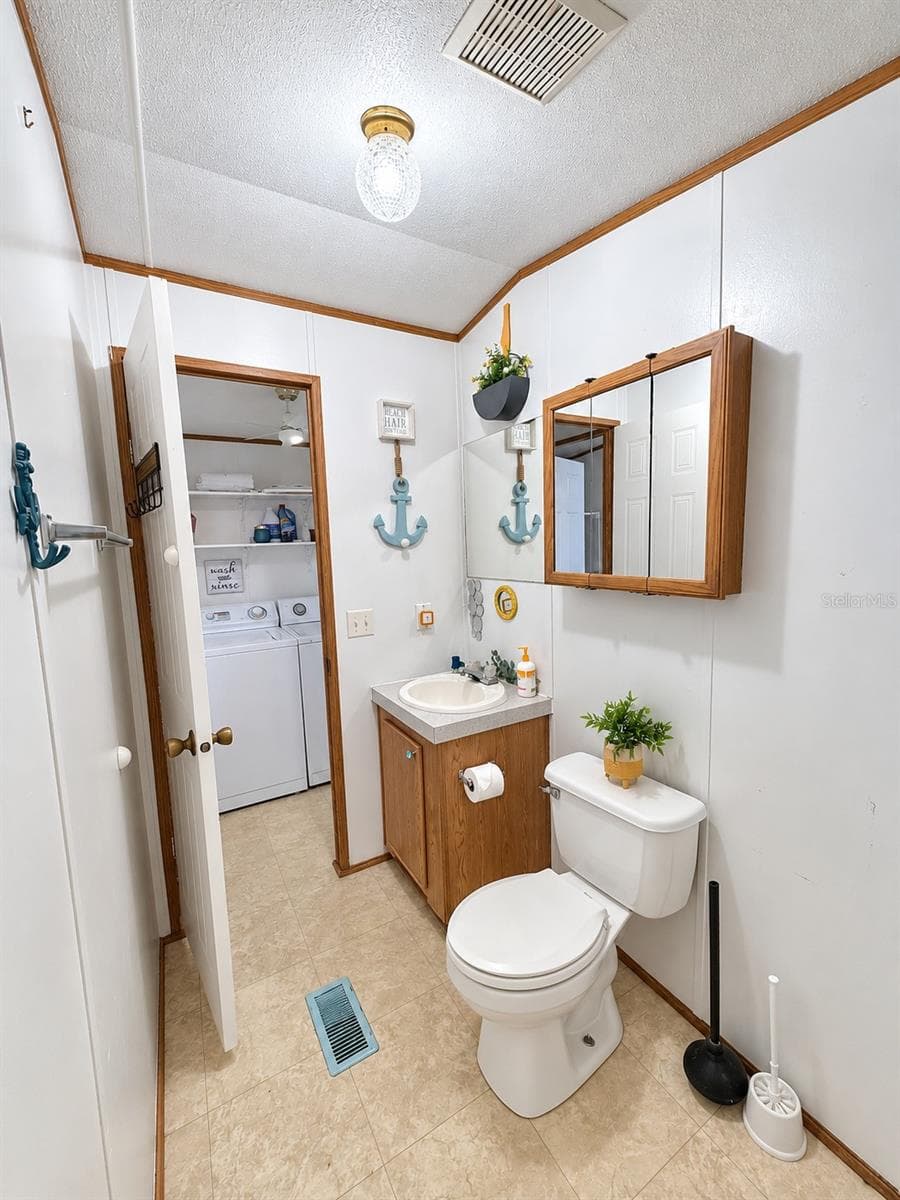 Manufactured Home at 1301 LIVE OAK PKWY, TARPON SPRINGS, photo 9 of 20
