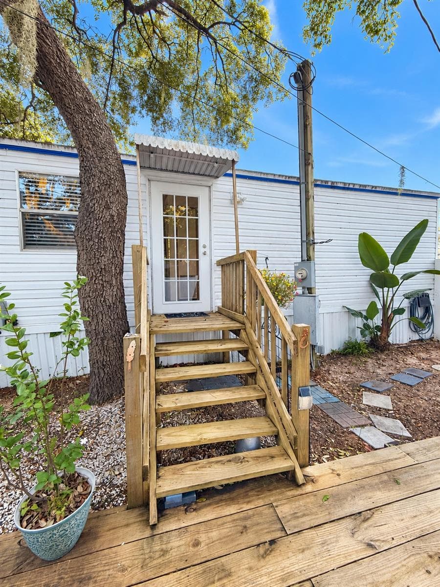 Manufactured Home at 1301 LIVE OAK PKWY, TARPON SPRINGS, photo 15 of 20