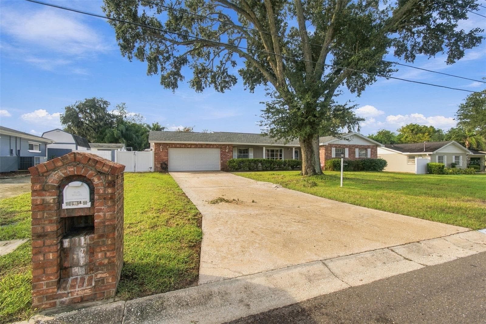 Single Family Residence at 105 ASHBROOK DR, BRANDON, photo 2 of 93