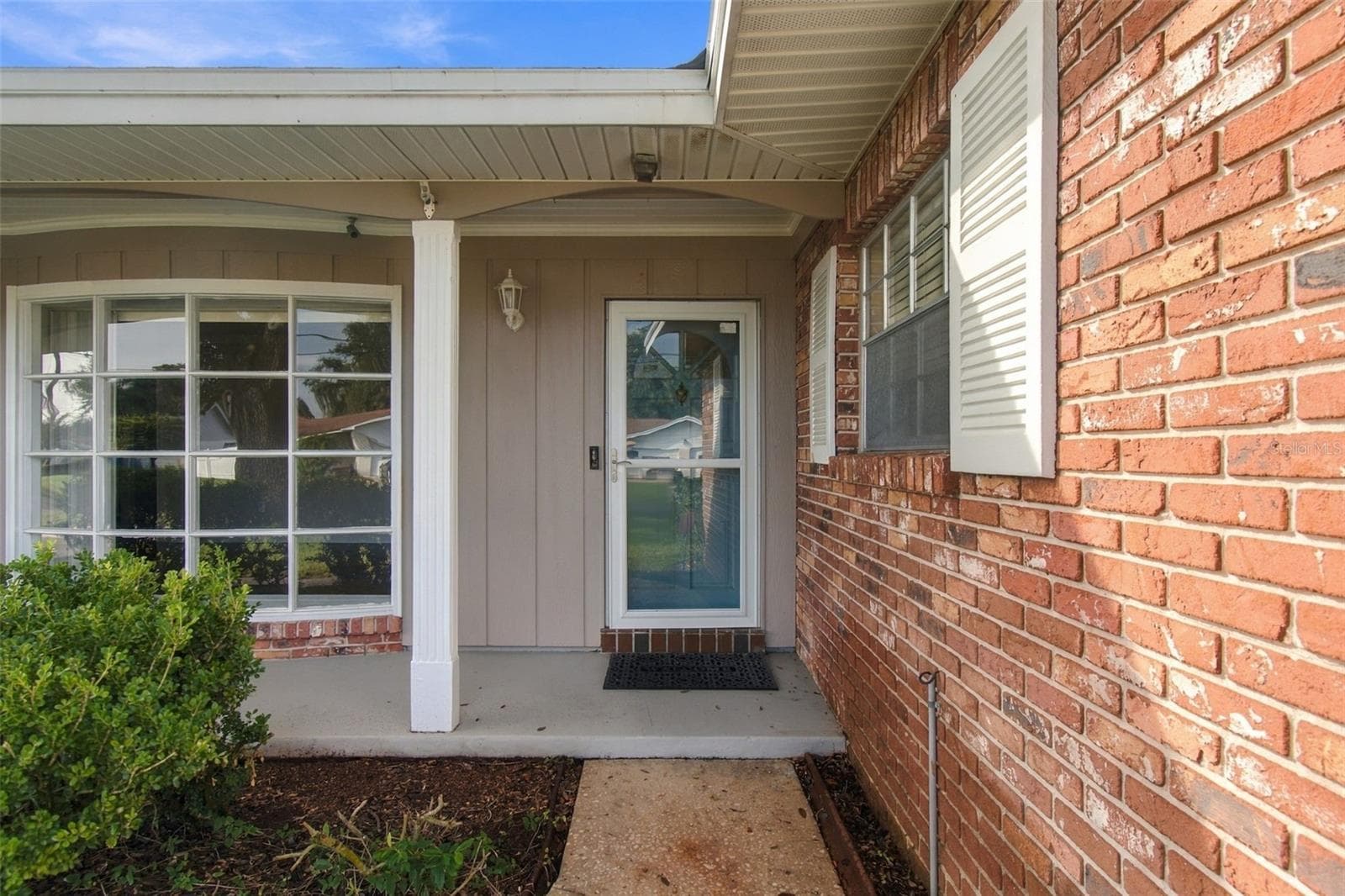 Single Family Residence at 105 ASHBROOK DR, BRANDON, photo 9 of 93