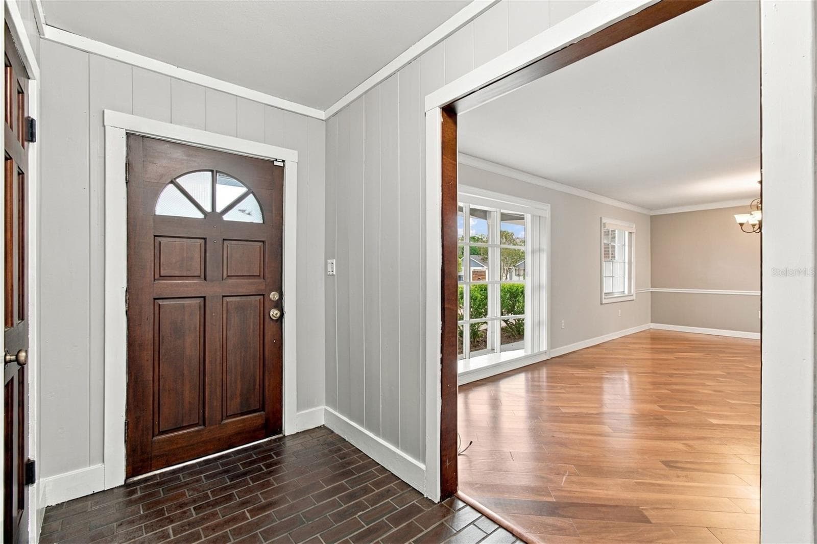 Single Family Residence at 105 ASHBROOK DR, BRANDON, photo 13 of 93