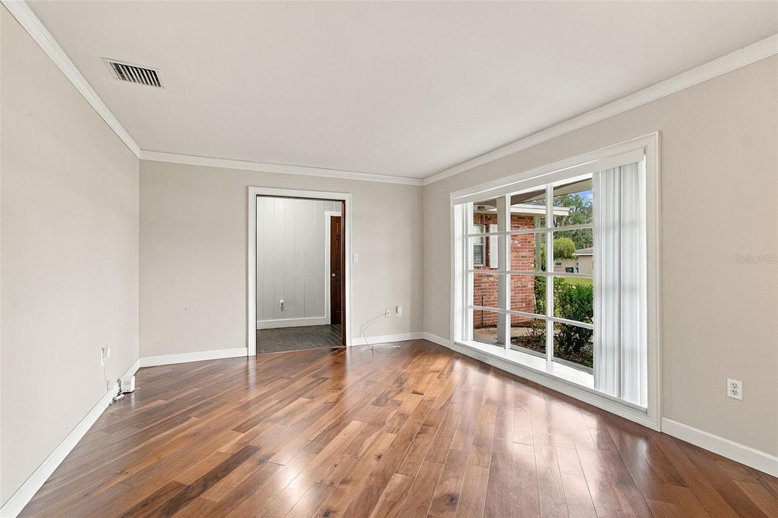 Single Family Residence at 105 ASHBROOK DR, BRANDON, photo 16 of 93