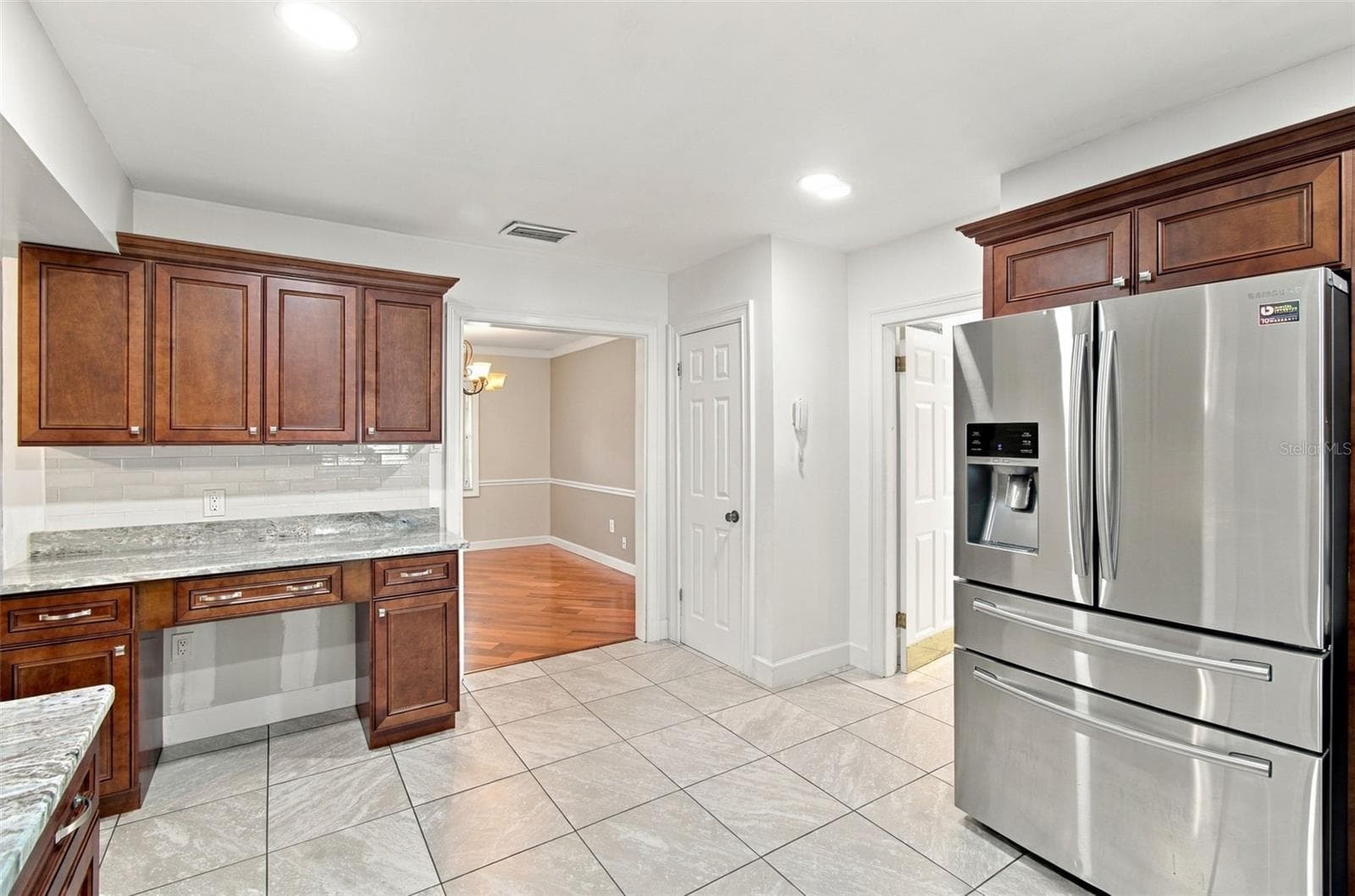 Single Family Residence at 105 ASHBROOK DR, BRANDON, photo 24 of 93