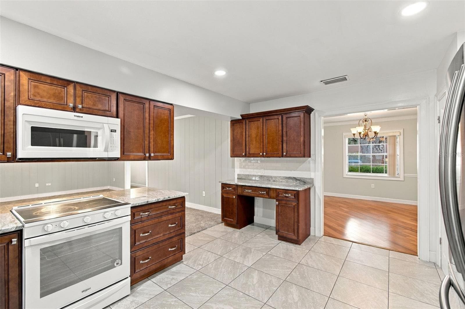 Single Family Residence at 105 ASHBROOK DR, BRANDON, photo 25 of 93