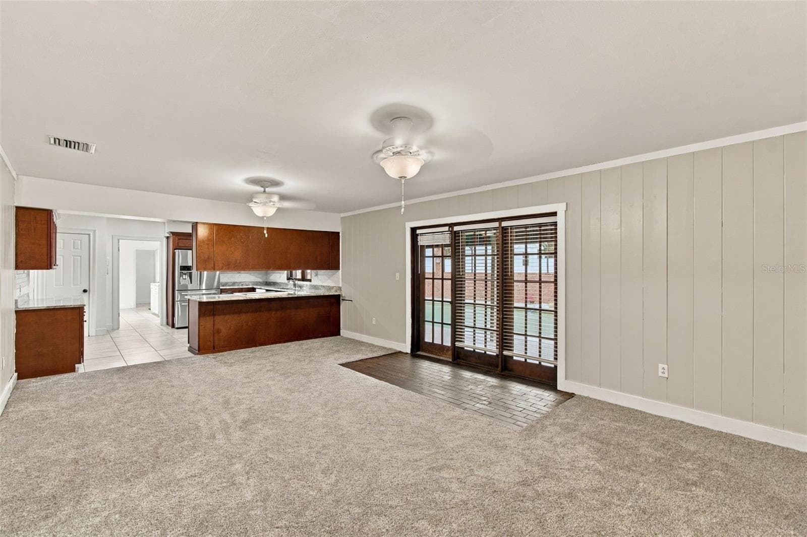 Single Family Residence at 105 ASHBROOK DR, BRANDON, photo 32 of 93