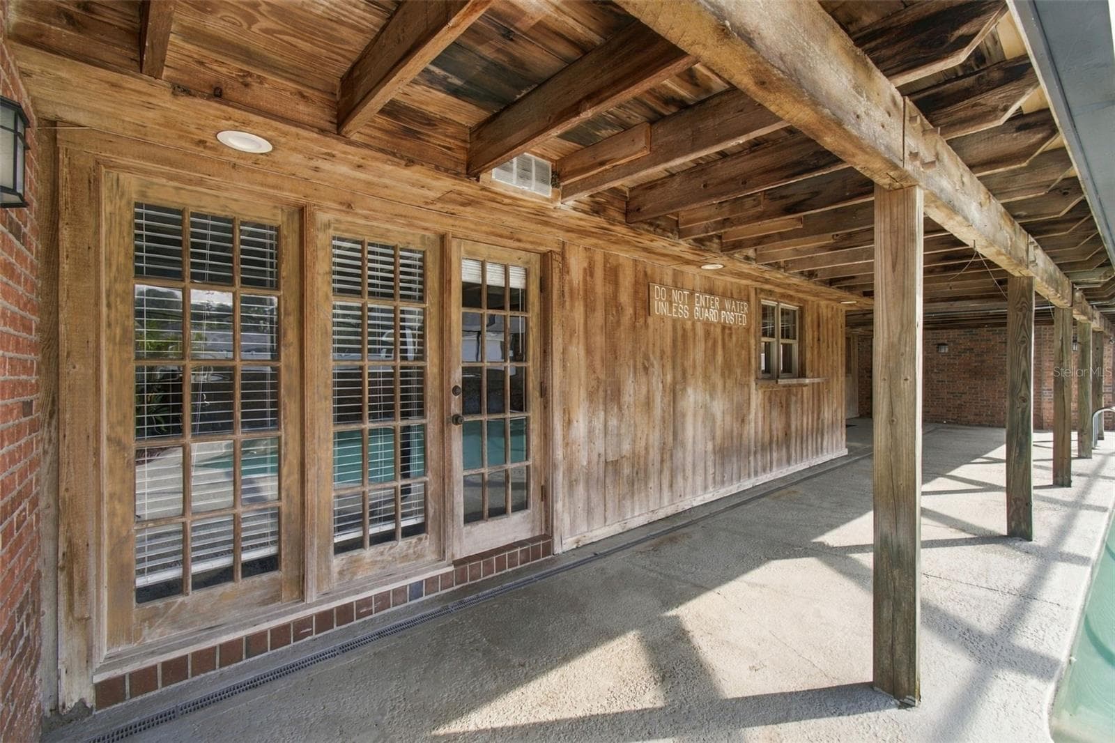 Single Family Residence at 105 ASHBROOK DR, BRANDON, photo 53 of 93