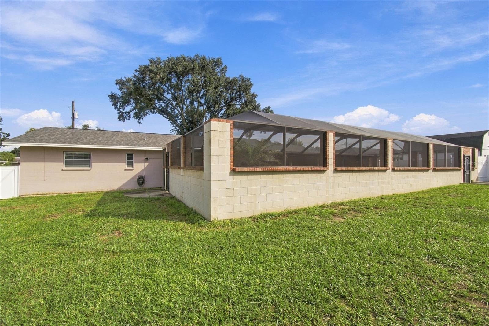 Single Family Residence at 105 ASHBROOK DR, BRANDON, photo 63 of 93