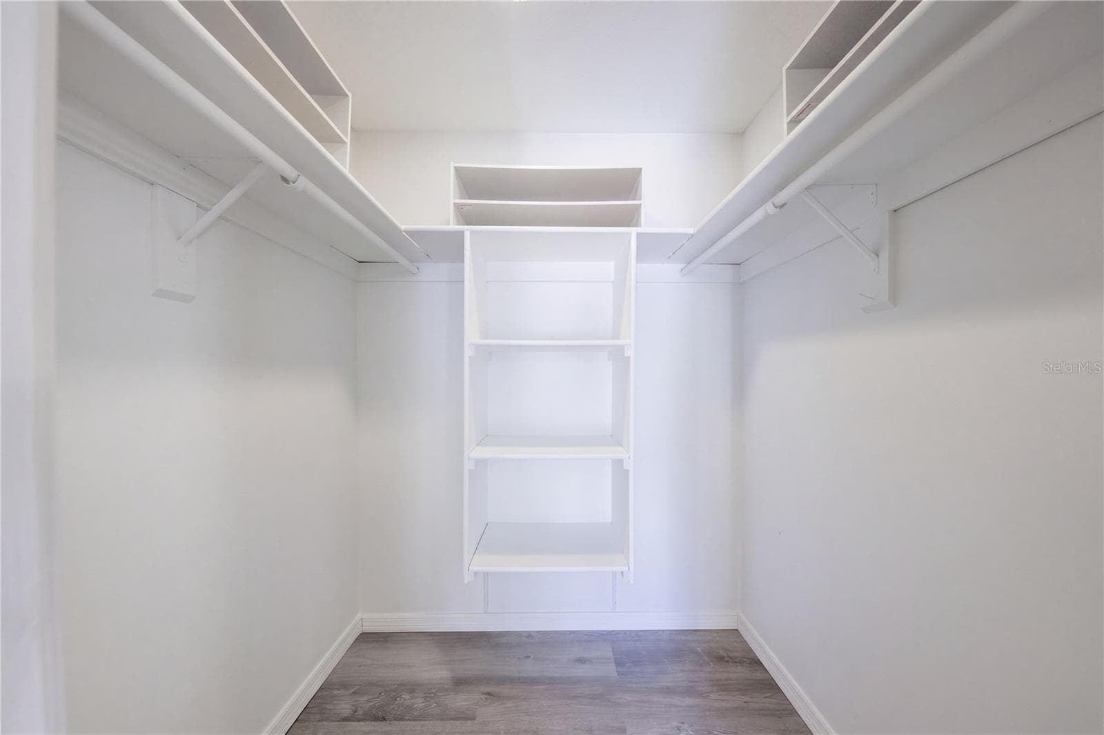 Master Bedroom Closet - 954 NIBLICK DR, CASSELBERRY