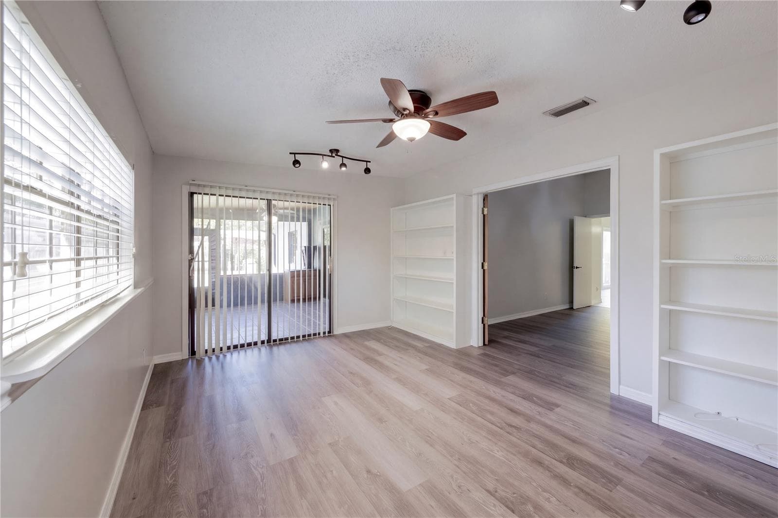 Florida Room - 954 NIBLICK DR, CASSELBERRY