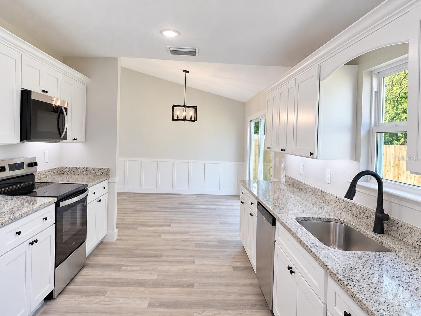 Single Family Residence at 12728 SE 102ND TER, BELLEVIEW, photo 2 of 41