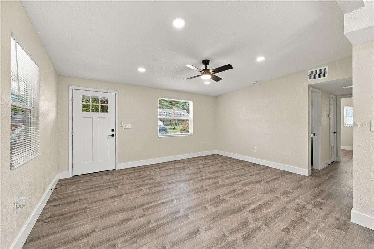 Single Family Residence at 240 WESTWOOD AVE, WINTER HAVEN, photo 13 of 64