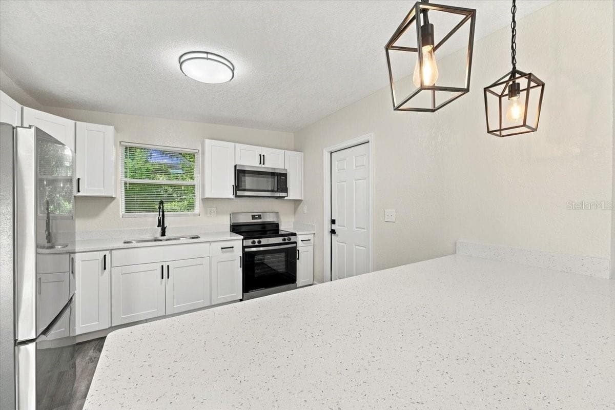 Single Family Residence at 240 WESTWOOD AVE, WINTER HAVEN, photo 18 of 64