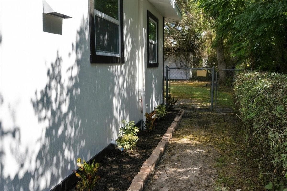 Single Family Residence at 240 WESTWOOD AVE, WINTER HAVEN, photo 53 of 64