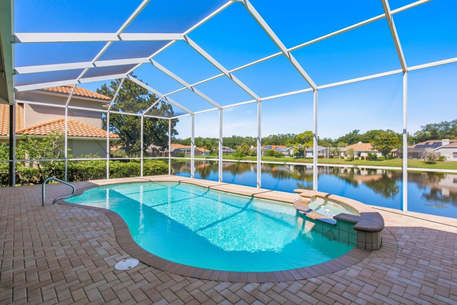 Beautiful Pool / Pond View - 3763 EXECUTIVE DR, PALM HARBOR