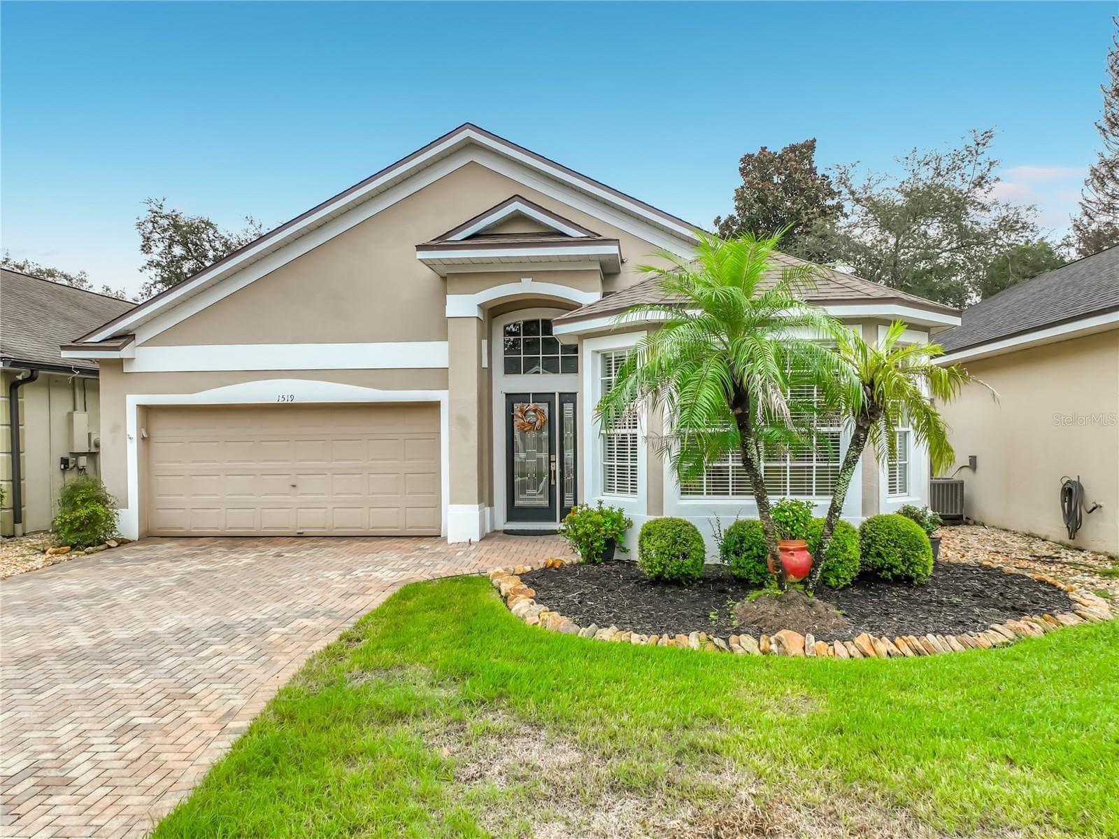 1519 WOODSGLEN DR
