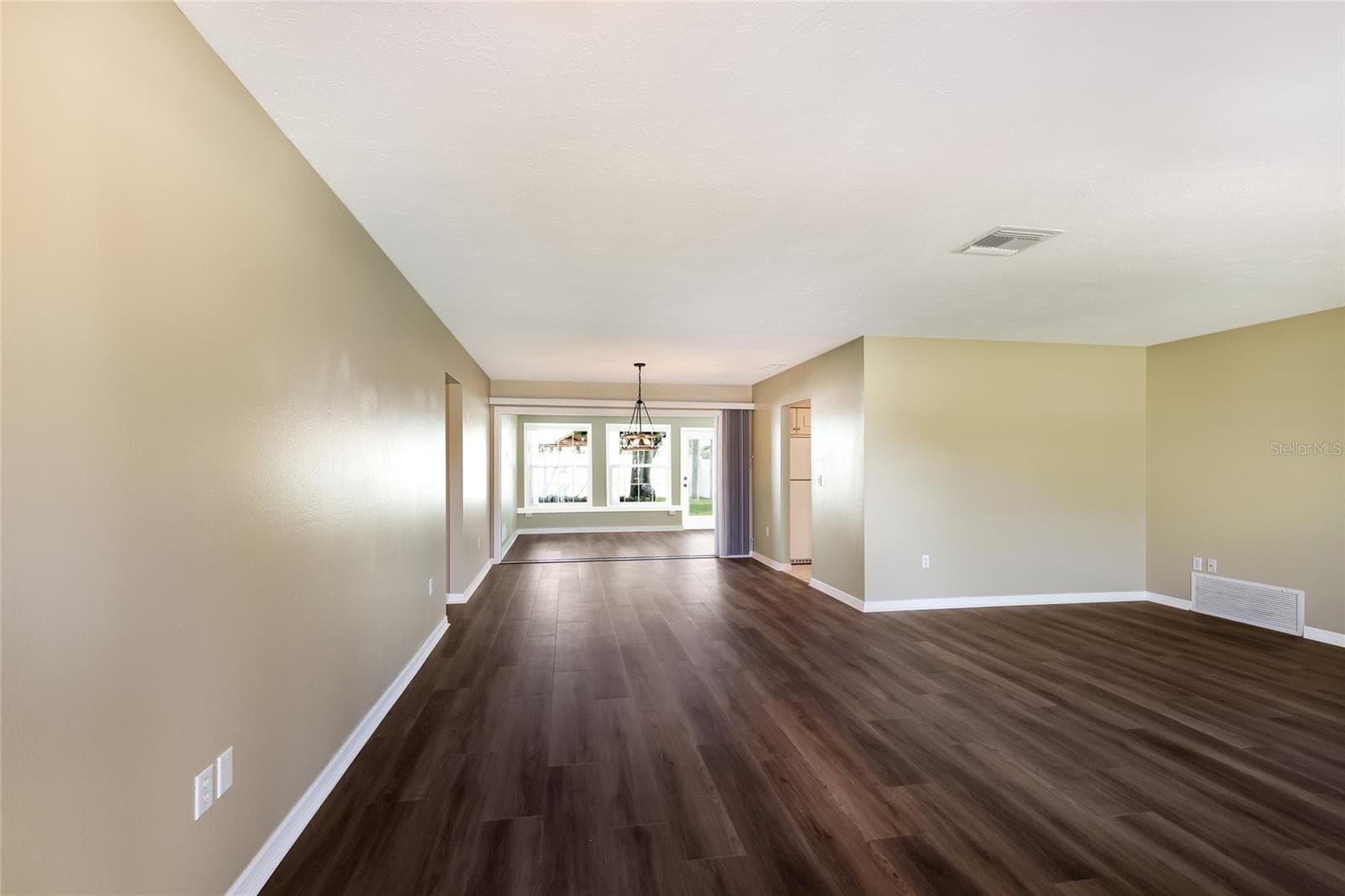 Single Family Residence at GULF GATE, SARASOTA, photo 7 of 41