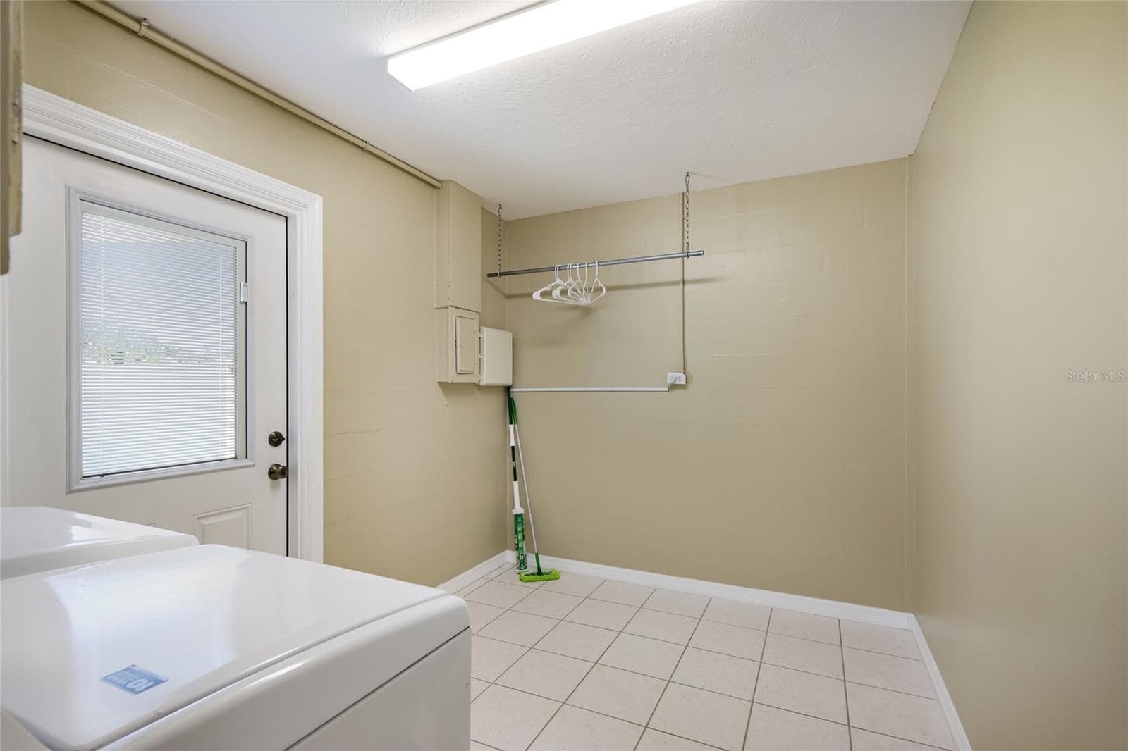 Single Family Residence at GULF GATE, SARASOTA, photo 20 of 41