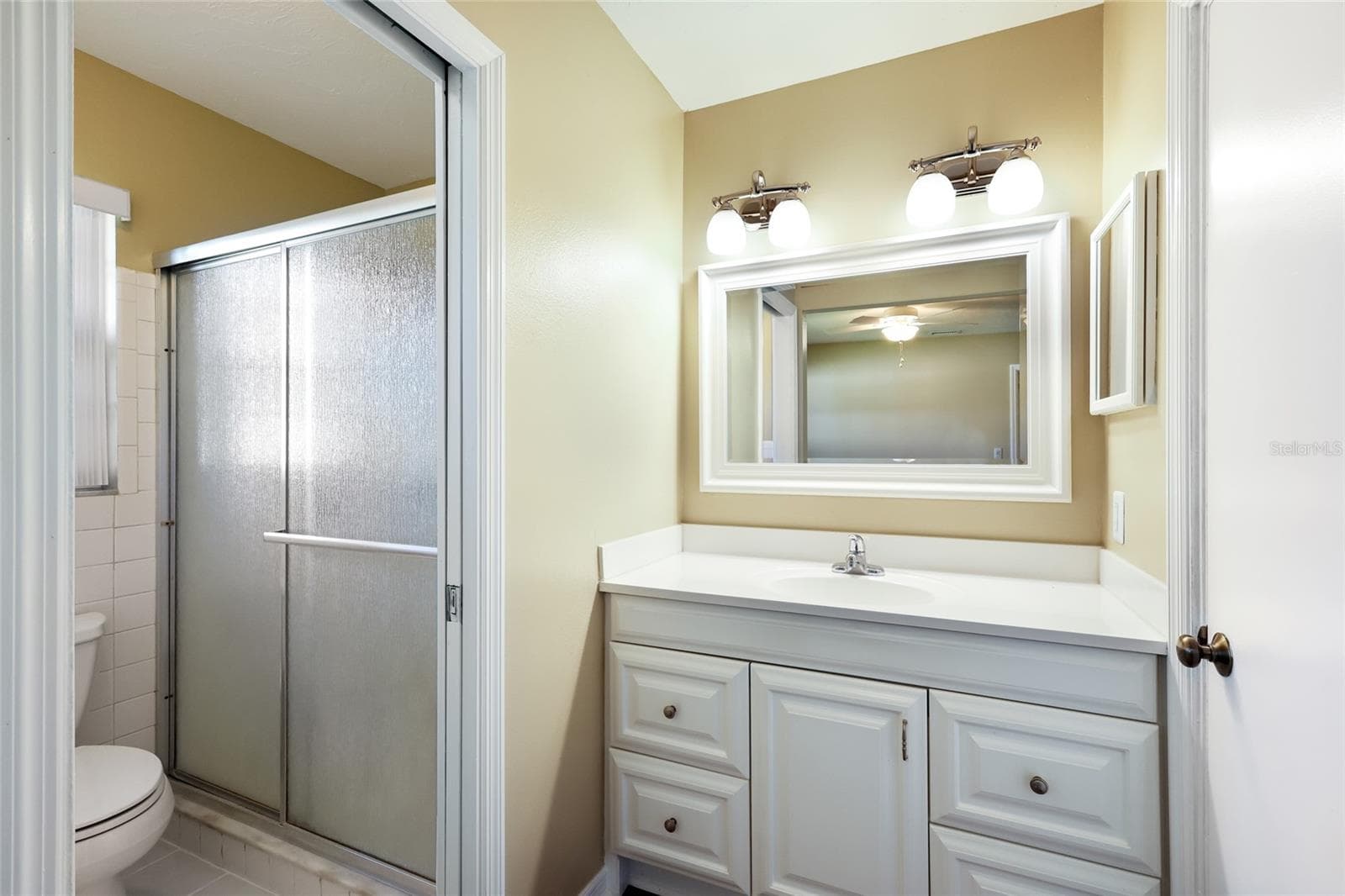 Single Family Residence at GULF GATE, SARASOTA, photo 23 of 41