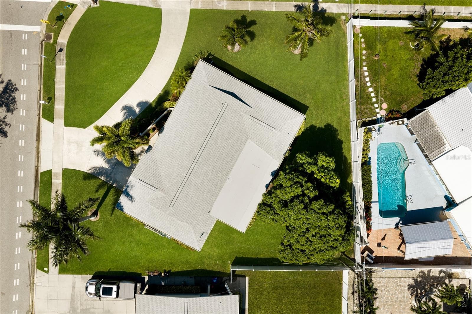 Single Family Residence at GULF GATE, SARASOTA, photo 33 of 41