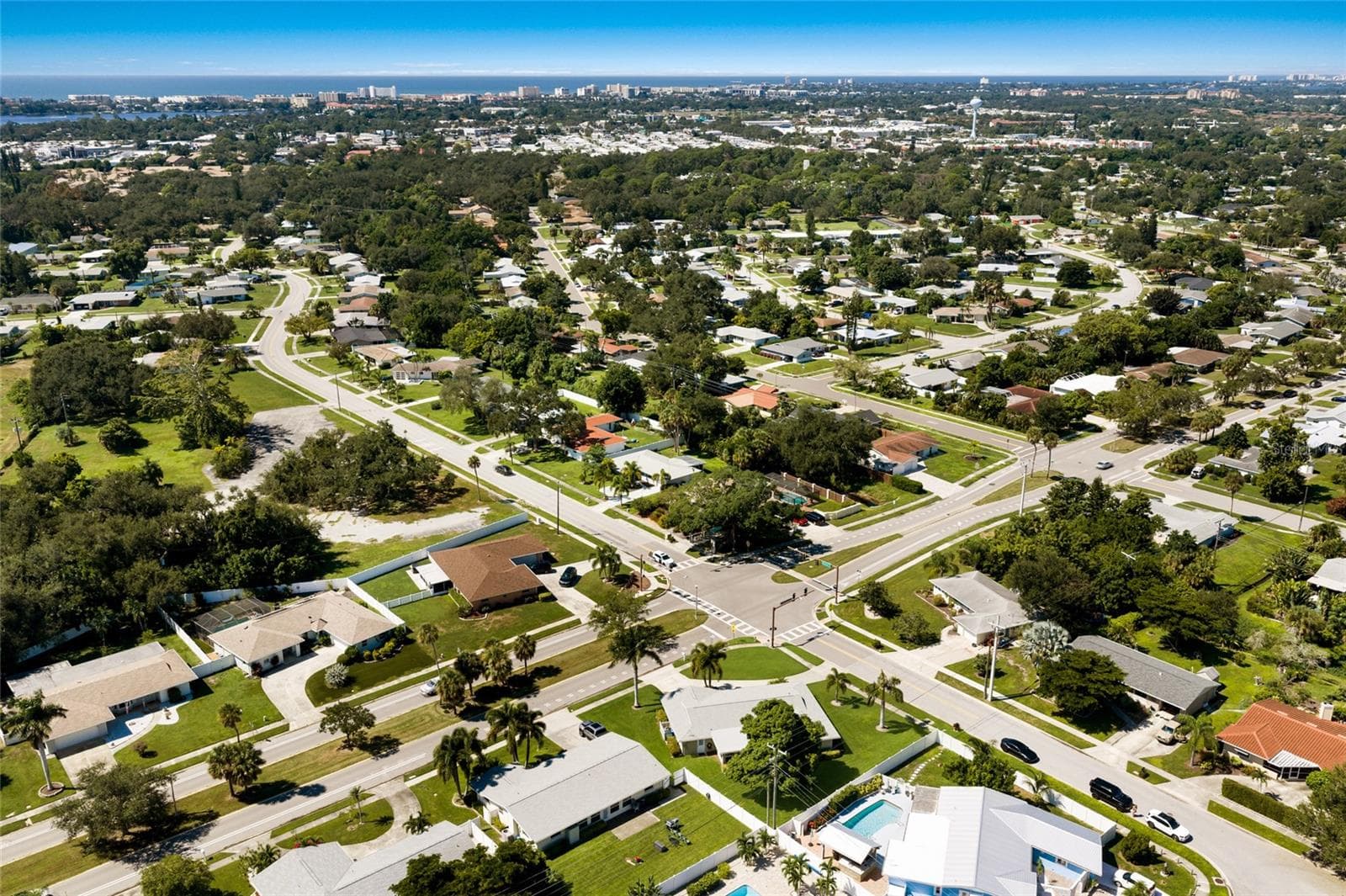 Single Family Residence at GULF GATE, SARASOTA, photo 34 of 41