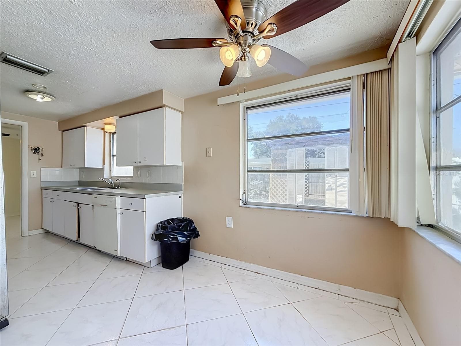 Single Family Residence at 1153 CHANCELLOR DR, HOLIDAY, photo 12 of 80