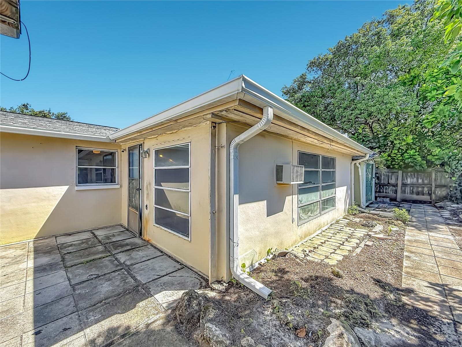 Single Family Residence at 1153 CHANCELLOR DR, HOLIDAY, photo 54 of 80