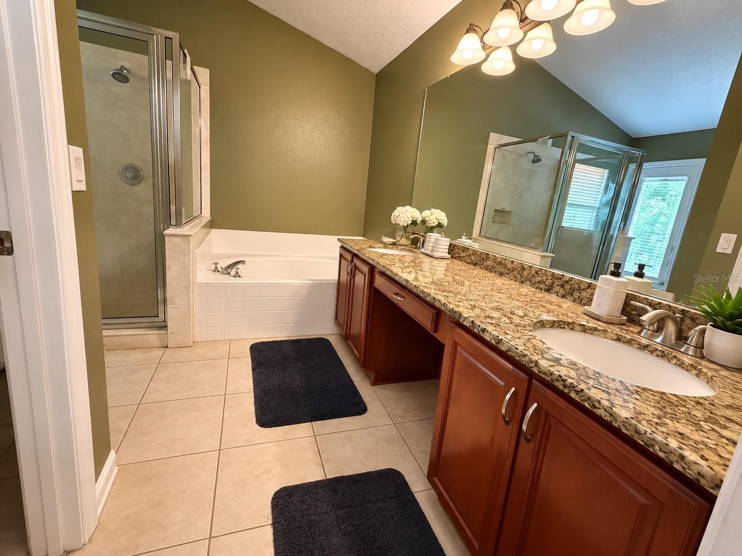 Primary bath - 4135 CORALBROOKE GRV, ORLANDO