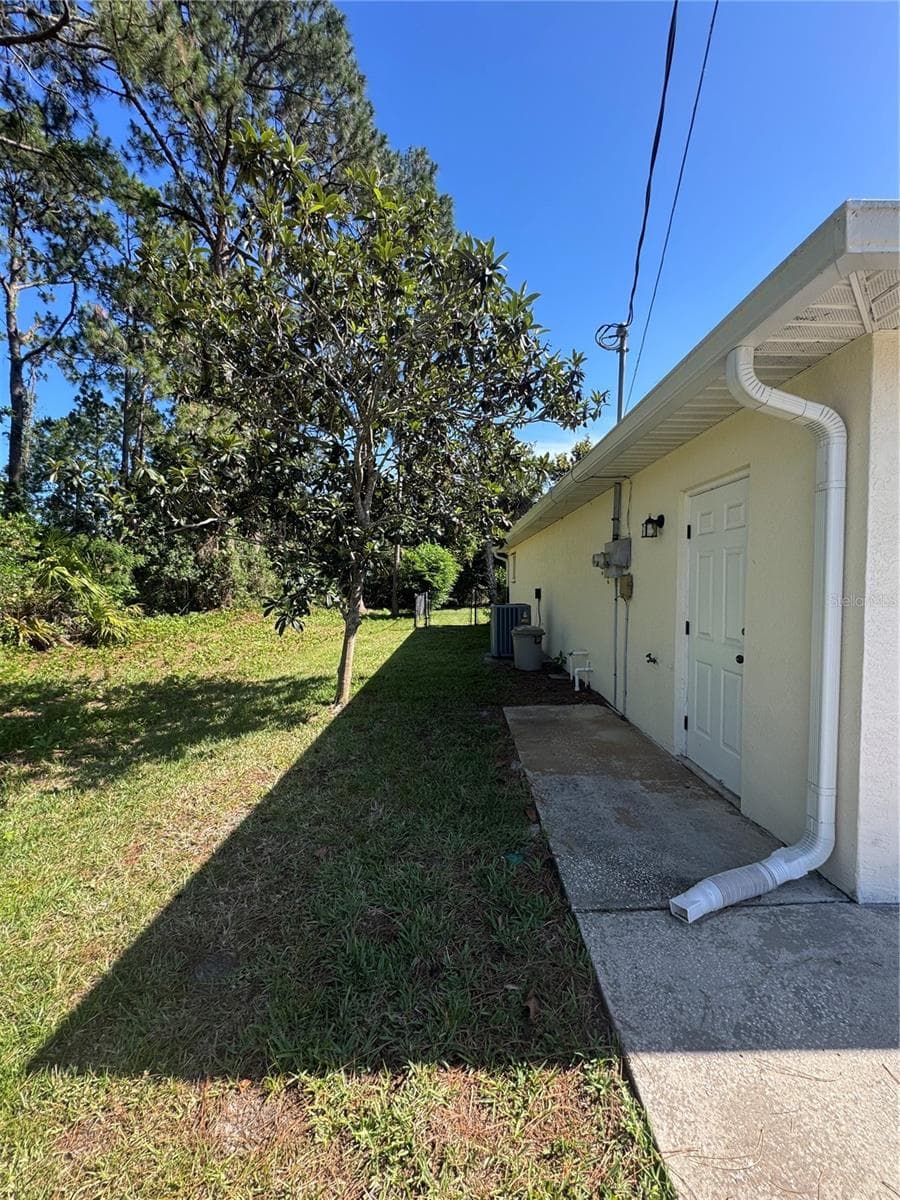 Single Family Residence at 3 FELWOOD LN, PALM COAST, photo 17 of 24