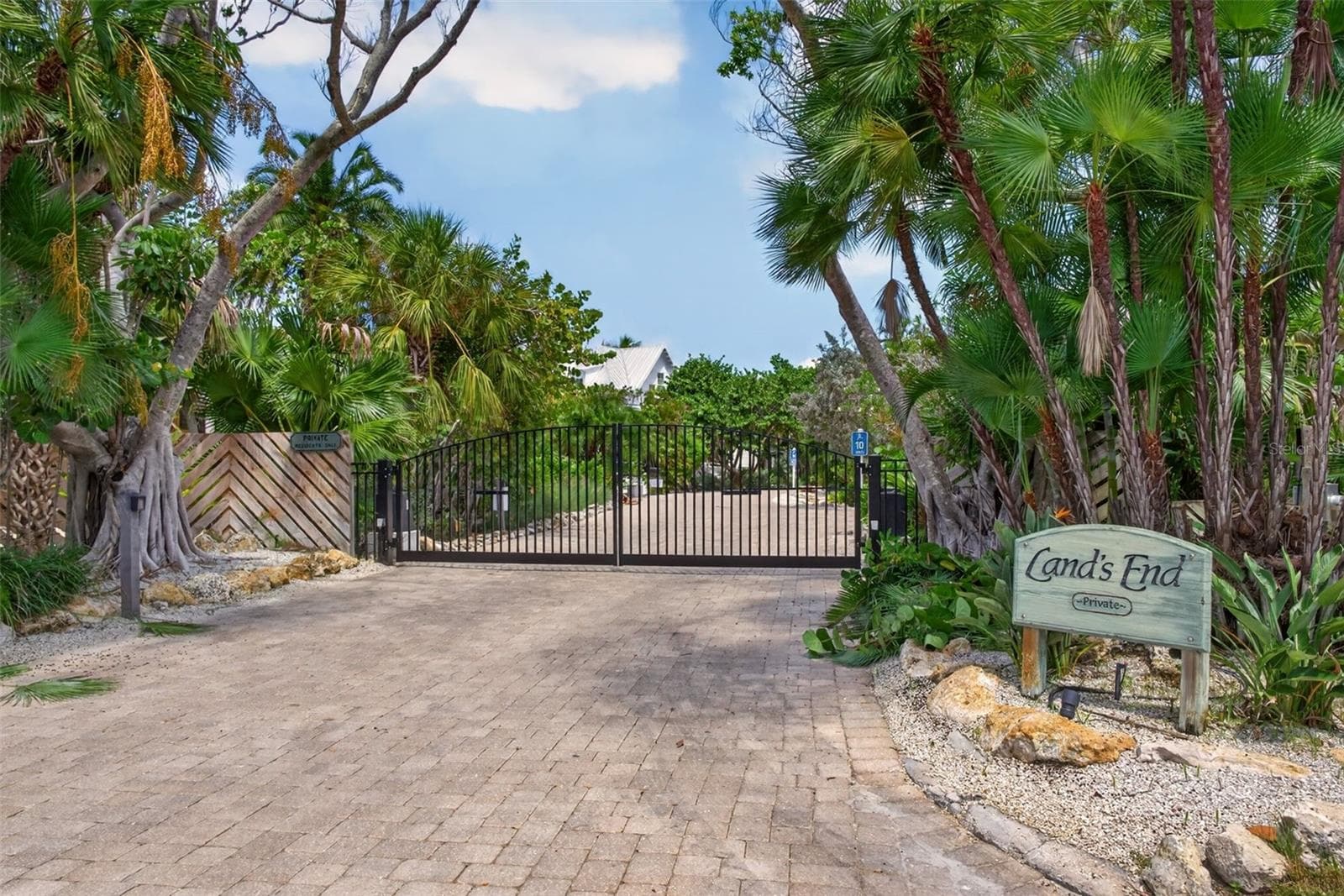 Single Family Residence at 677 LANDS END DR, LONGBOAT KEY, photo 5 of 39