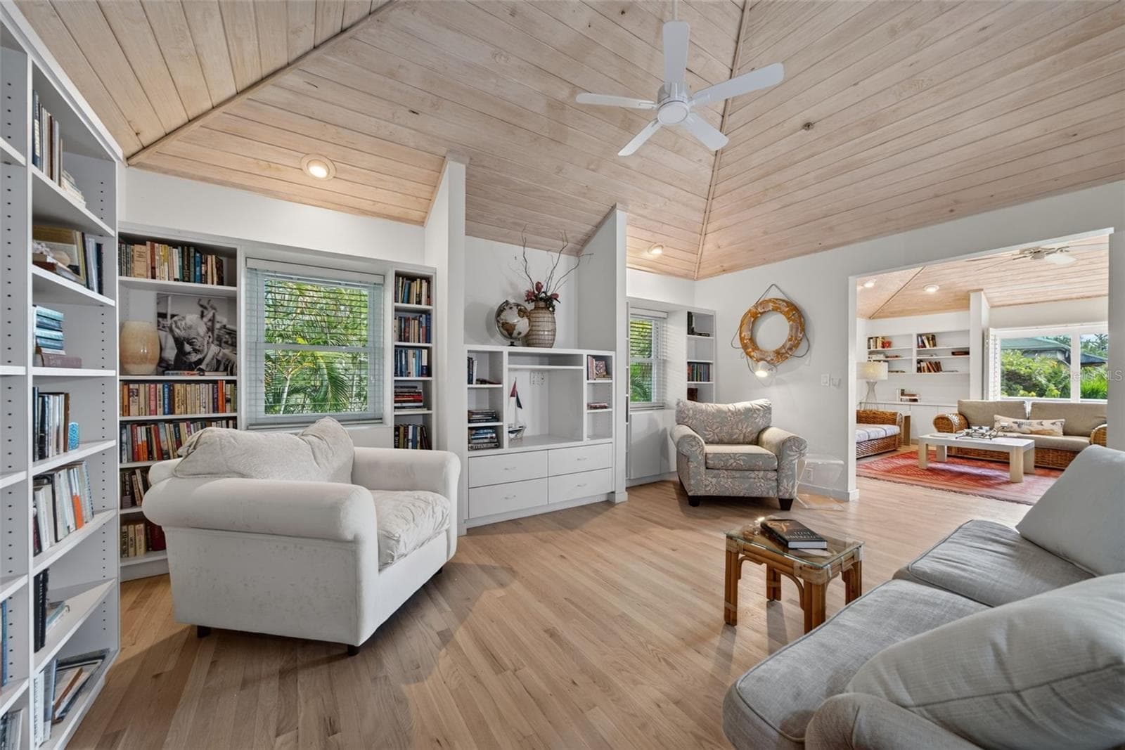 Single Family Residence at 677 LANDS END DR, LONGBOAT KEY, photo 15 of 39