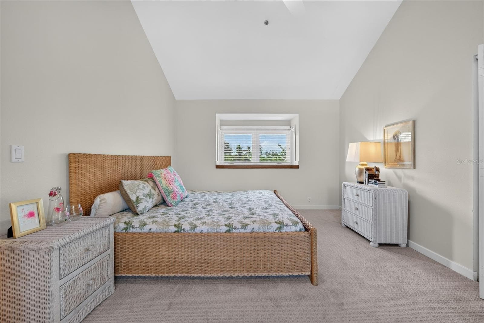 Single Family Residence at 677 LANDS END DR, LONGBOAT KEY, photo 21 of 39