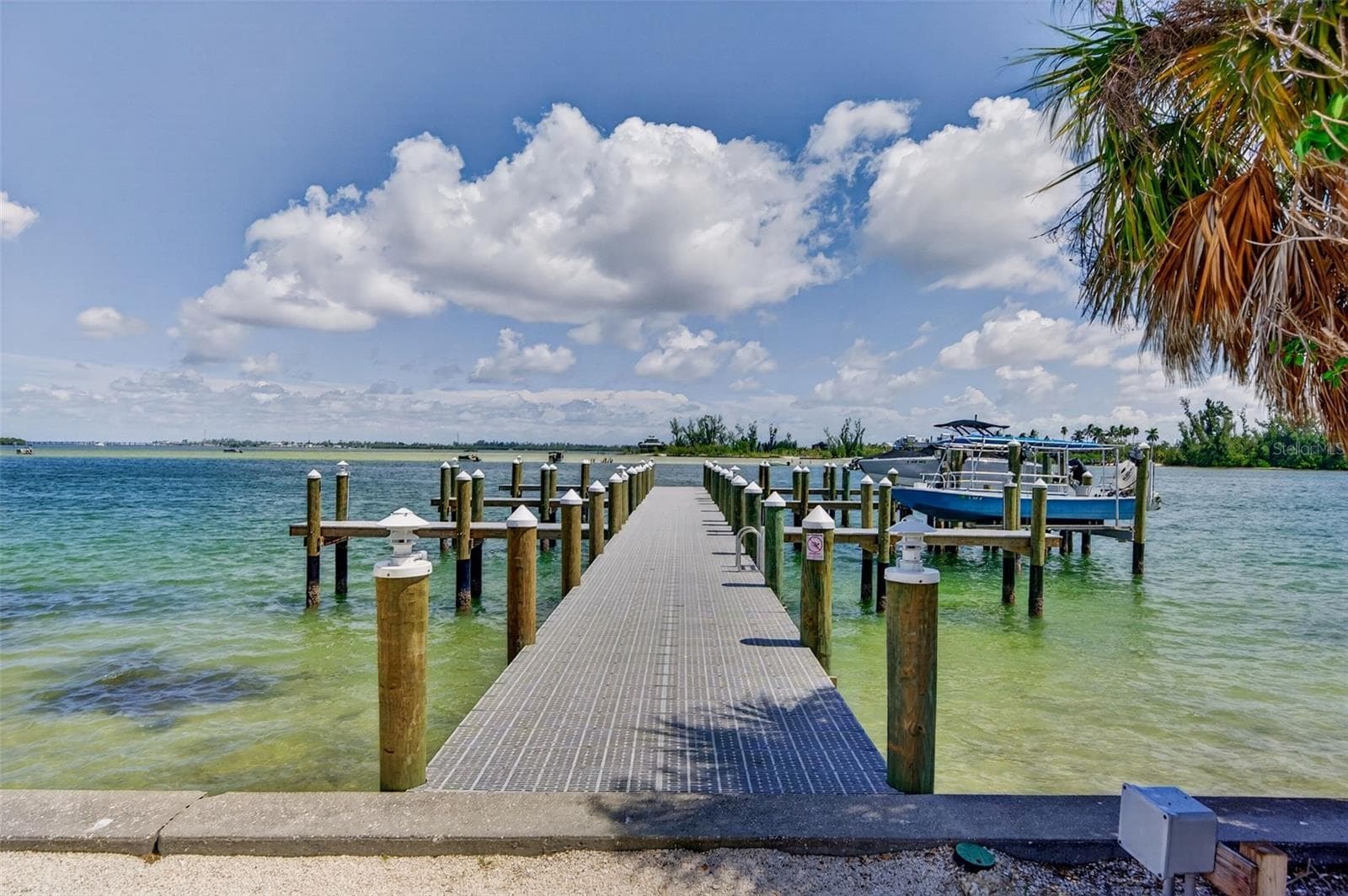 Single Family Residence at 677 LANDS END DR, LONGBOAT KEY, photo 31 of 39