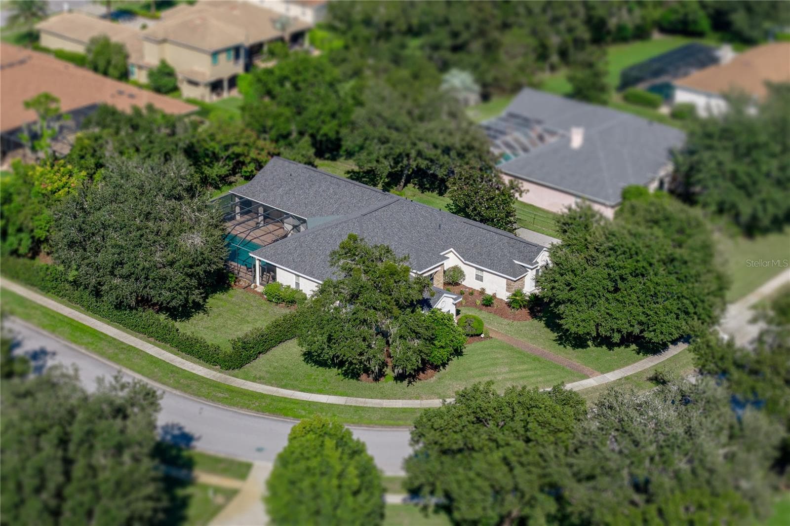 Single Family Residence at 6010 KESTREL POINT AVE, LITHIA, photo 6 of 84