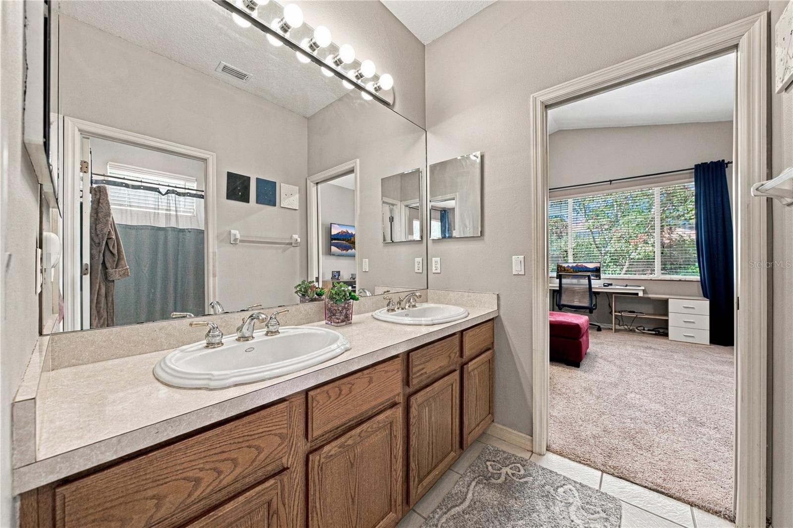 Single Family Residence at 6010 KESTREL POINT AVE, LITHIA, photo 44 of 84