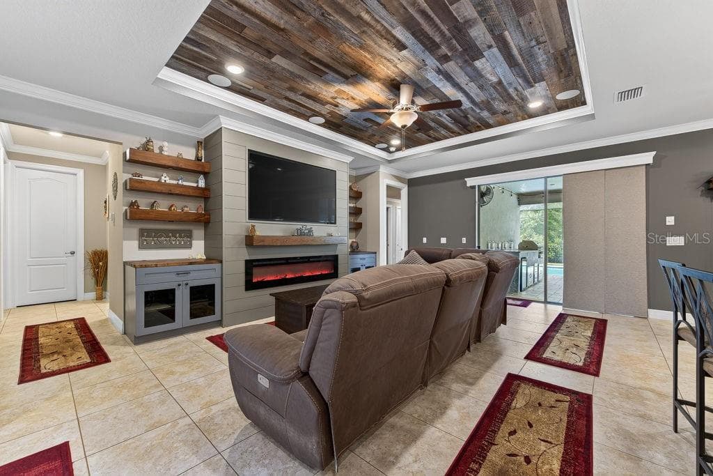 Single Family Residence at 18431 CORTES CREEK BLVD, SPRING HILL, photo 6 of 49