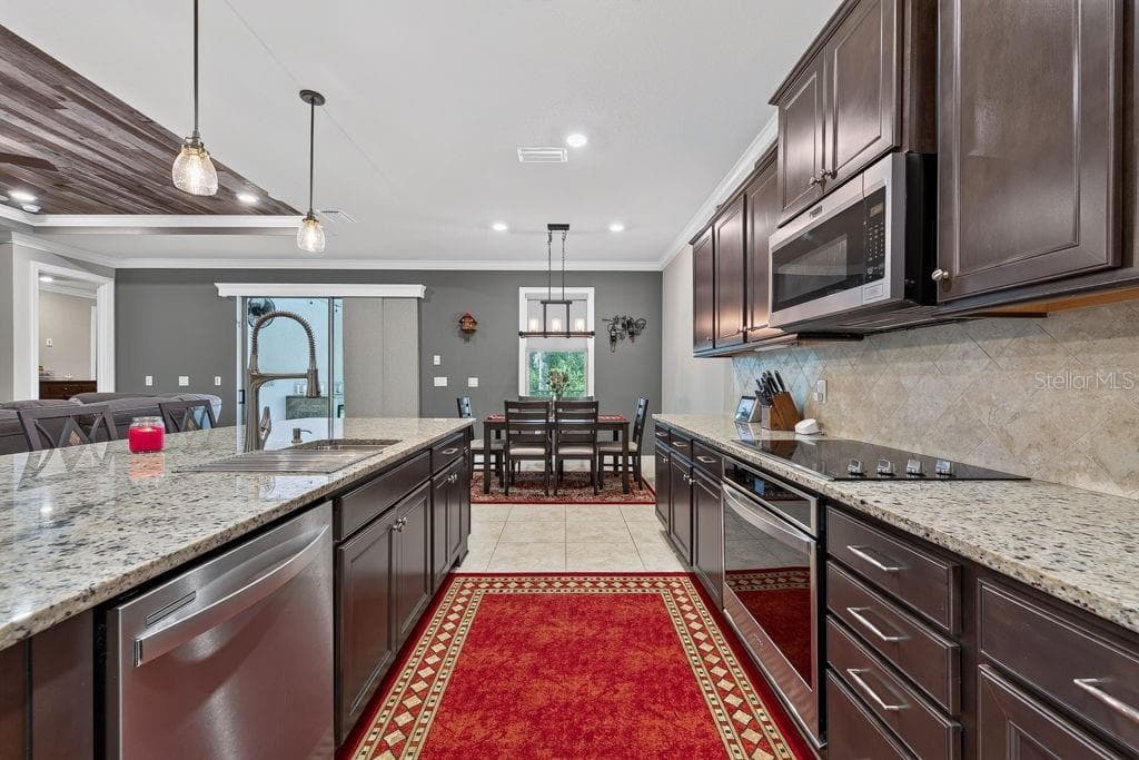 Single Family Residence at 18431 CORTES CREEK BLVD, SPRING HILL, photo 14 of 49
